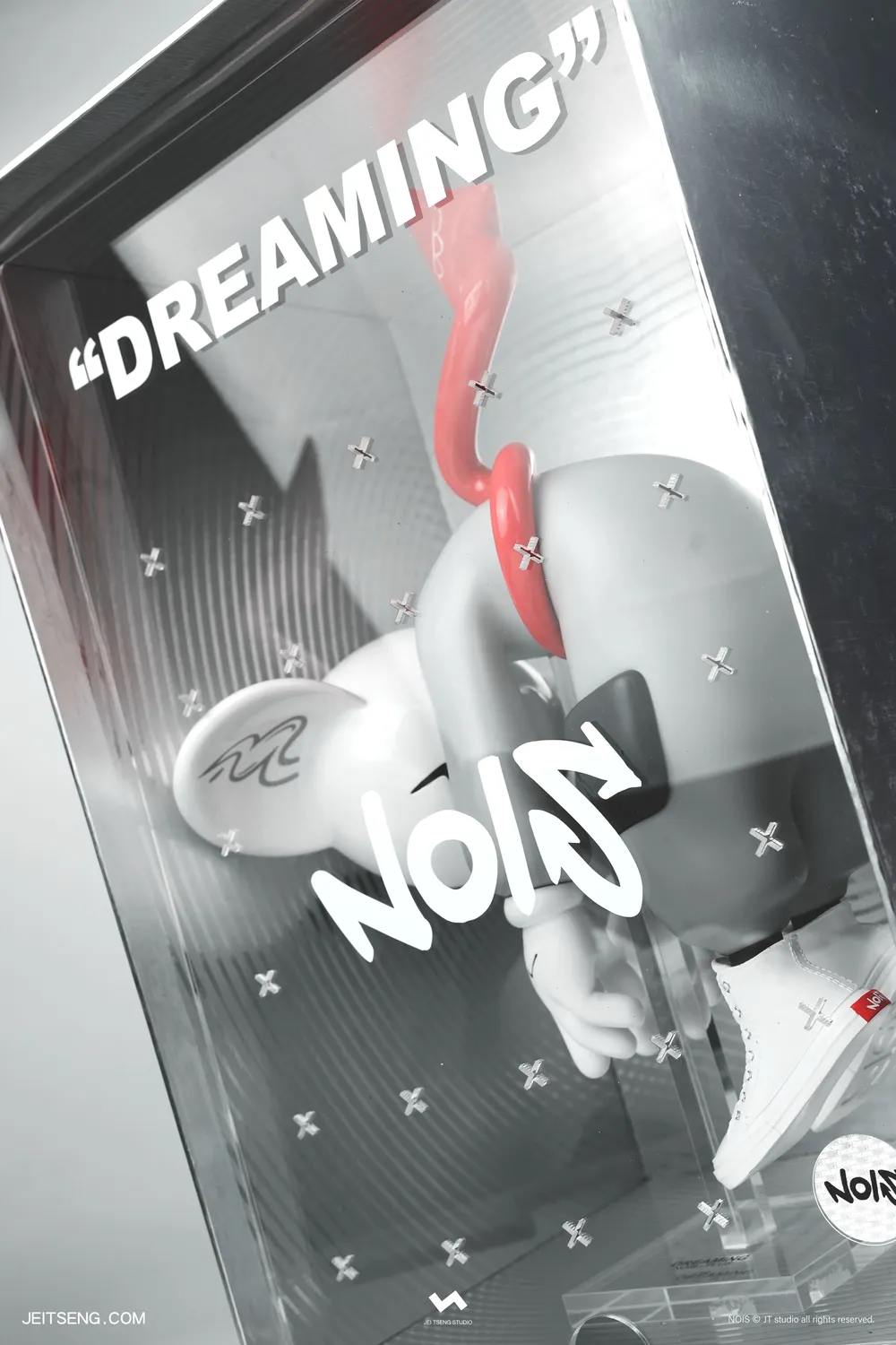 NOIS Dreaming - PLUS/MINUS 11